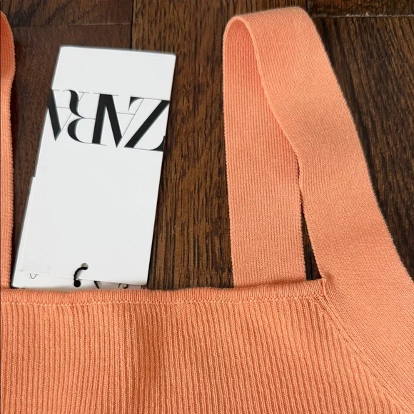 Zara Women's Peach Ribbed Crop Top - Picture 2 of 5